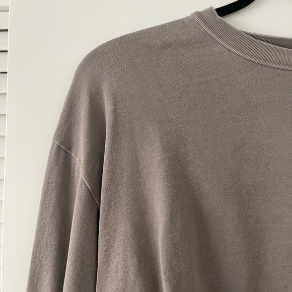 Aritzia TNA Cropped Longsleeve Tee - Picture 4 of 4